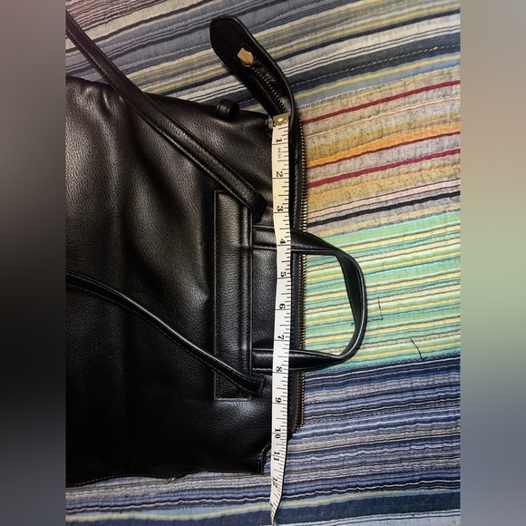 Black Leather Backpack Bag in Excellent Condition - Picture 10 of 16